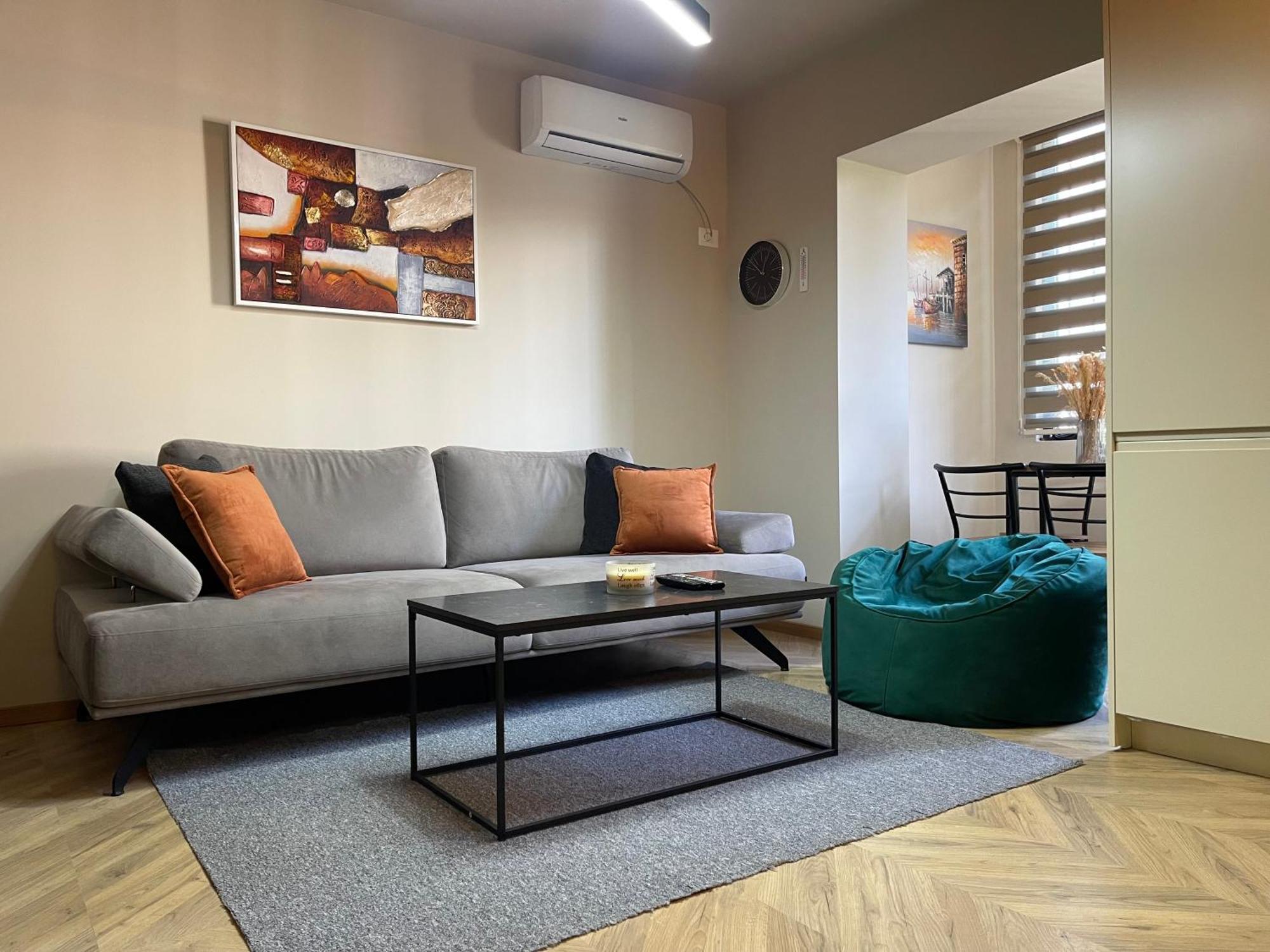 Dea'S Apartment: Hidden Gem Tiranë Luaran gambar